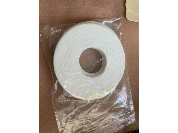 廠家批發(fā) 艾灸無紡布自粘貼 打孔艾灸固定貼 艾灸專用防敏兒童貼