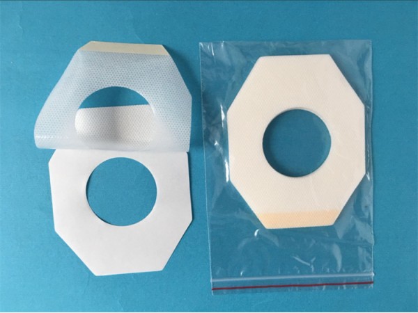 廠家批發(fā) 艾灸無紡布自粘貼 打孔艾灸固定貼 艾灸專用防敏兒童貼