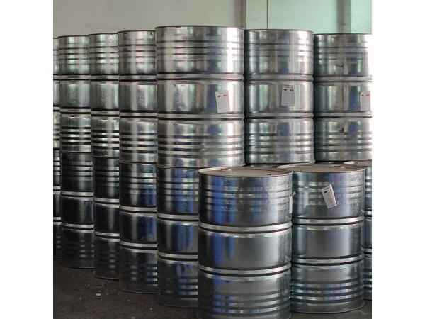 環(huán)己醇99% 國產(chǎn) 185kg/桶，低于凝固點(diǎn)時(shí)呈白色結(jié)晶